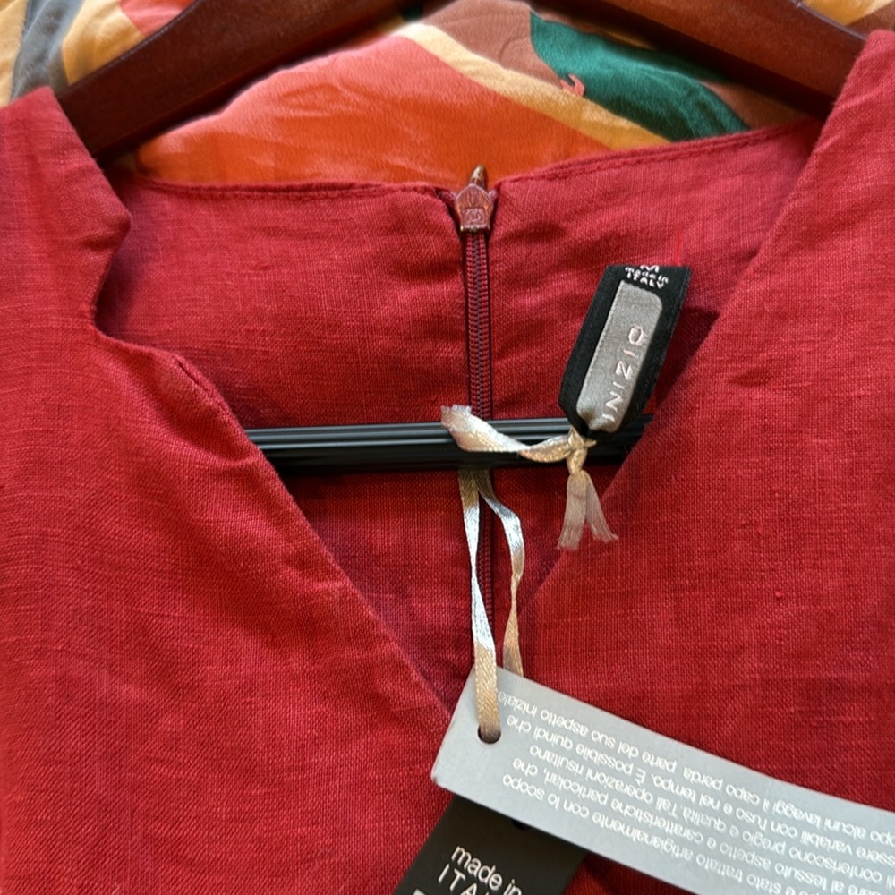 Elegant Red Sleeveless Edgy Linen Dress - Picture 11 of 12